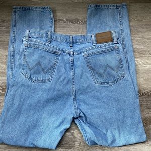 Men’s Wrangler Rugged Wear Classic Fit jeans
